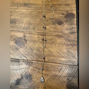 Kendra Scott necklace